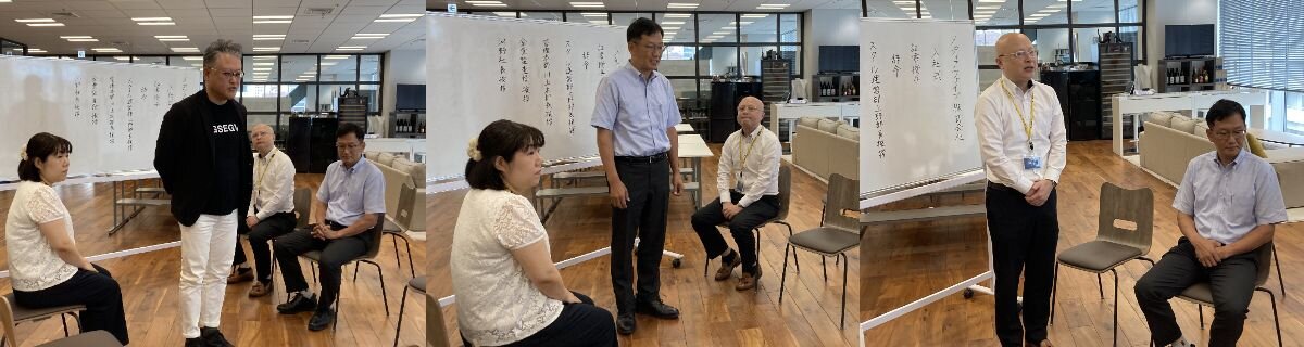 スクール関係者による式辞と、河野社長による祝辞の様子