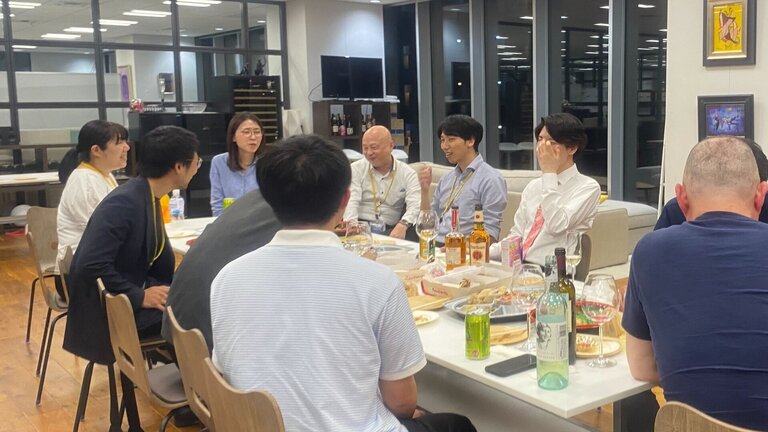 【2025年10月】懇親会を開催しました【福岡校】