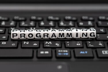 未経験者にも分かりやすく解説！プログラミング言語とは