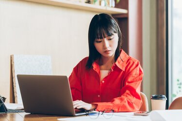 独学でのプログラミング学習はつらい？メリット・デメリット