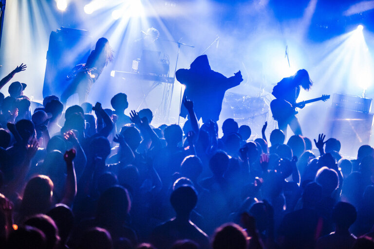 【卒業生インタビュー】音楽への夢と安定を求めて ―バンドを続けながら、プログラマーという新しい活動を増やした理由―